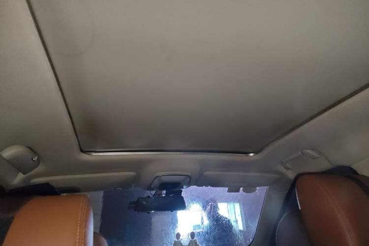 Used Zotye T700 2017 1.8T Dual-Clutch Luxury Model
