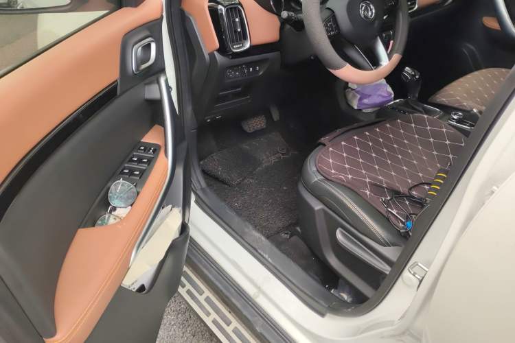 Used Dongfeng Aeolus AX4 2018 1.6L DCT Trendy & Stylish Model with Sunroof Driver Seat