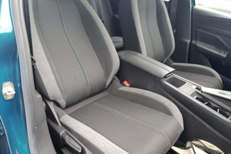 Used Peugeot 408X 2023 Active Version
