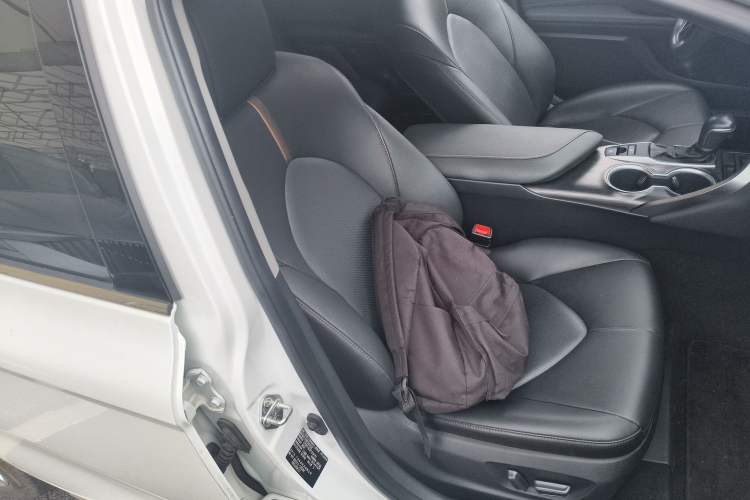 Used Toyota Camry 2023 2.0G Luxury Edition