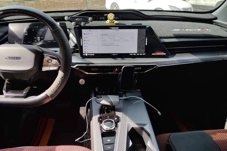 Used CHANGAN OSHAN Z6 New Energy 2023 ZhiDian iDD 150KM Flagship Model
