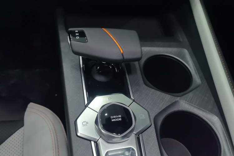 Used Changan UNI-V iDD 2024 Blue Whale Smart Electric iDD 136km ZhiKu Model