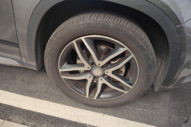 Used Mercedes-Benz GLA 2015 GLA 220 4MATIC Fashion Model Right Front Wheel Hub