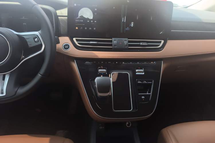 Used Hongqi HQ9 PHEV 2024 2.0T Four-Wheel Drive Business Edition Audio And AC Panel