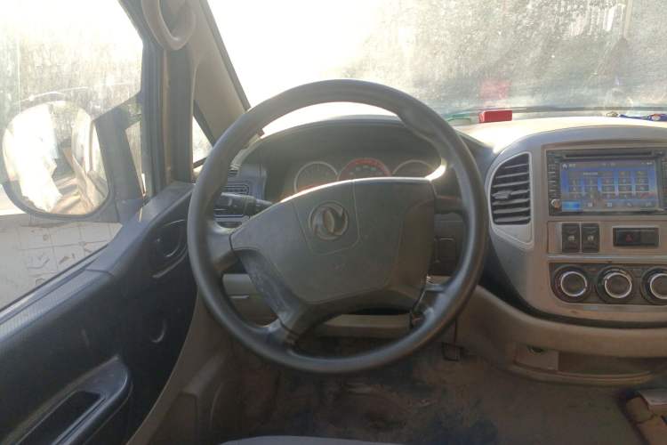 Used FORTHING Lingzhi 2015 M5 Q7 2.0L 7-seat Long-Wheelbase Comfort Model
