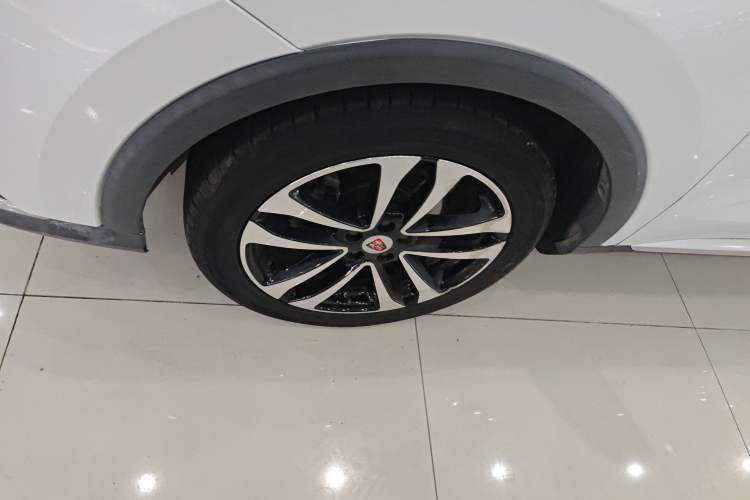 Used Roewe RX3 2020 1.6L CVT 4G Connected Ultra-Cool Flagship Edition Left Front Wheel Hub