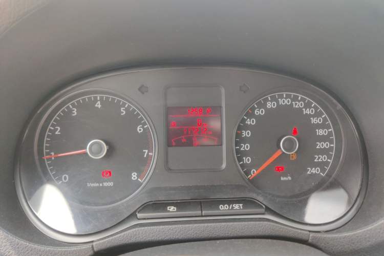 Used Volkswagen Polo 2011 1.6L Automatic ZhiShang Version Instrument Cluster