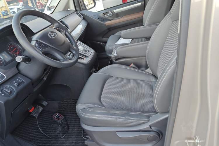 Used SAIC MAXUS G10 2018 PLUS 2.0T Automatic Smart Edition
