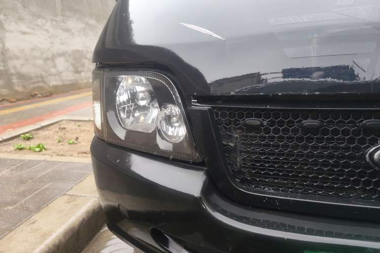 Used Ford Classic Transit 2013 2.8T Diesel Logistics Model with Short Wheelbase and Mid-Roof JX493ZLQ4