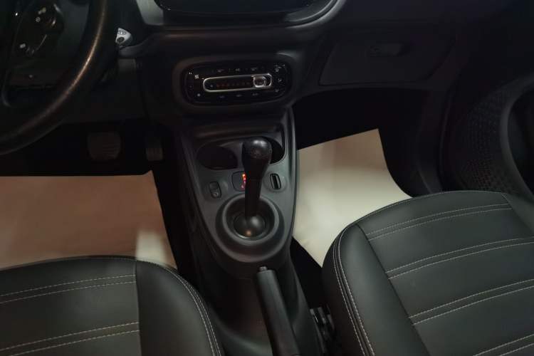 Used smart forfour 2016 1.0L 52 kW Dynamic Edition