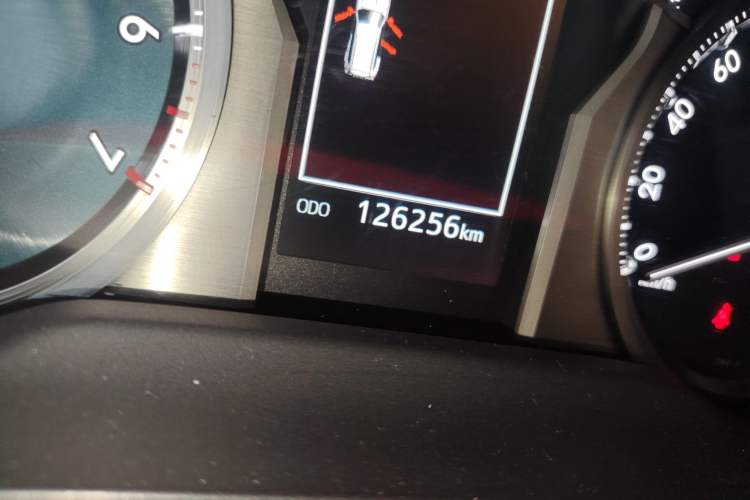 Used Toyota Prado 2018 3.5L Automatic TX-L Odometer Close Up