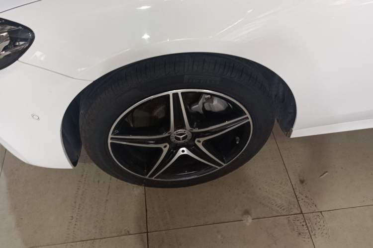 Used Mercedes-Benz E-Class 2019 E 260 Sport Edition Left Front Wheel Hub