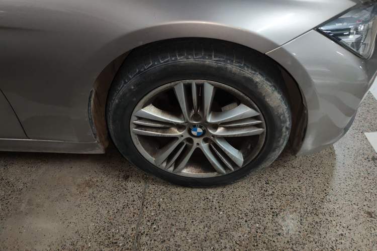 Used BMW 3 Series 2016 320Li Fashion Model Right Front Wheel Hub