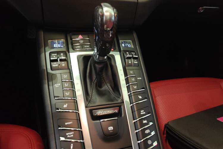 Used Porsche Macan 2017 Macan GTS 3.0T Gear Lever