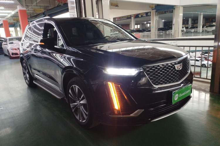 Used Cadillac XT6 2021 28T Six-Seater Luxury Version Front Right 45 Deg