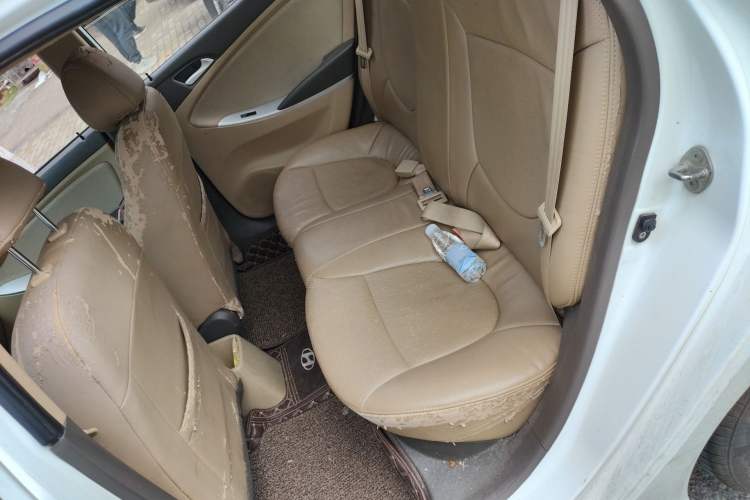 Used Hyundai Verna (older generation) 2010 Sedan 1.4L Manual Comfort GS Left Rear Seat