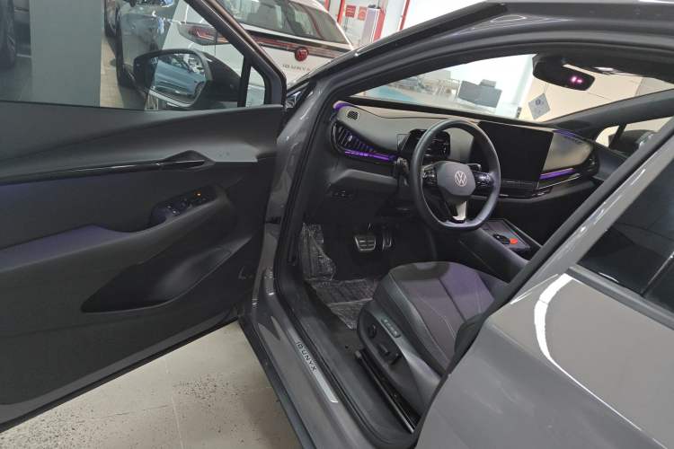 Used Volkswagen ID.UNYX 2024 Pro Long-Range Version