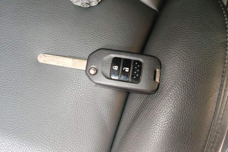 Used Honda Jade 2013 1.8L automatic Comfort version 5 seats Vehicle Key