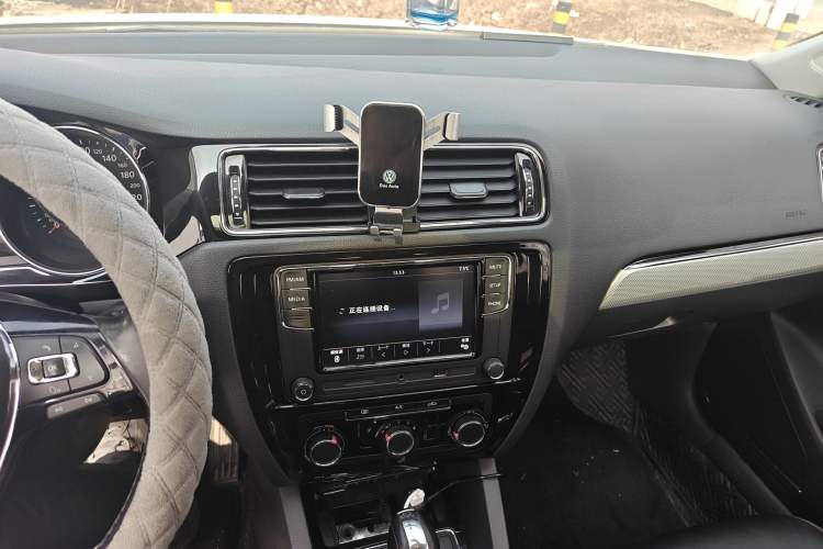 Used Volkswagen Sagitar 2017 1.6L Automatic Comfort Model
