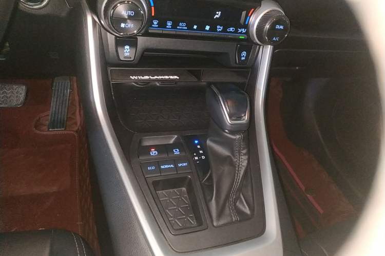 Used Toyota Wildlander 2022 2.0L CVT Two-Wheel Drive Luxury Edition
