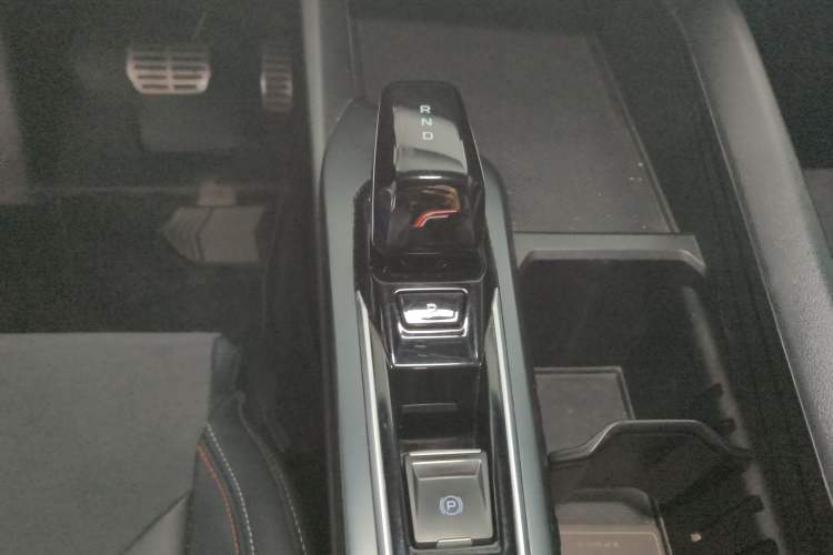 Used Geely Auto Binray 2022 Binrui COOL 1.5T DCT Electric Edition Gear Lever