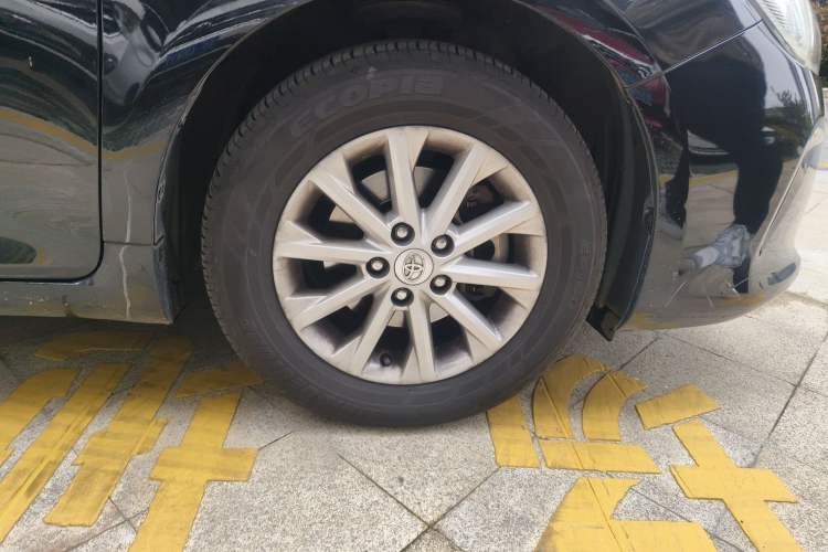 Used Toyota Camry 2016 2.0G 10th Anniversary Leading Edition Right Front Wheel Hub