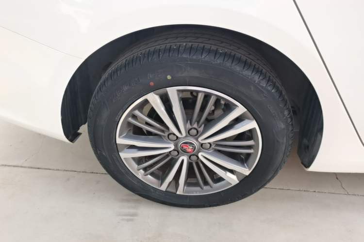 Used Roewe i5 2019 1.5L Manual 4G Connectable Langhao Edition