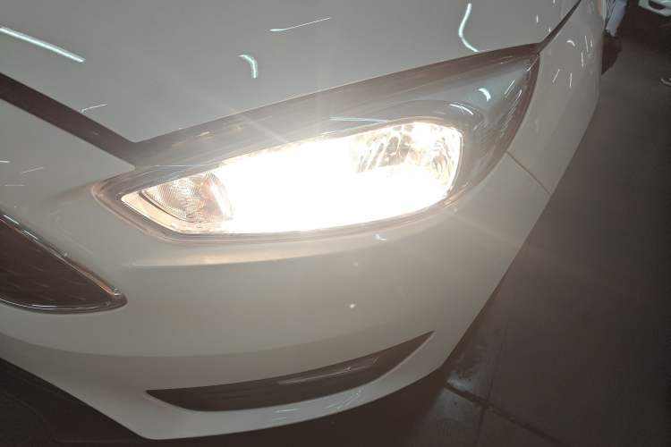 Used Ford Focus 2018 Two-Door Classic EcoBoost 125 Automatic Supercharged Style SmartDrive Edition