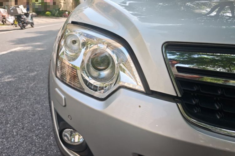 Used Opel Antara 2011 2.4 Luxury Two-Wheel-Drive Version
