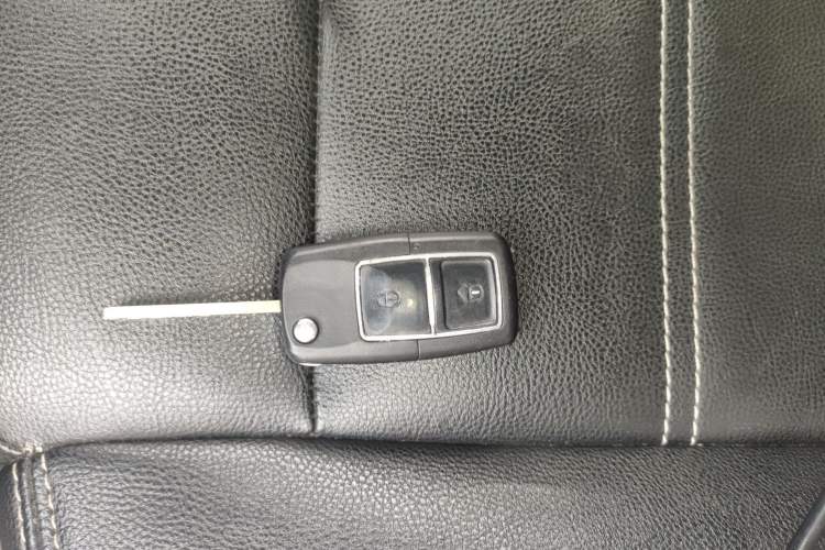 Used Isuzu TAGA Dargo H 2021 3.0T Diesel Manual Two-Wheel Drive Value Edition Long Wheelbase 4KH1CT6H1 Vehicle Key