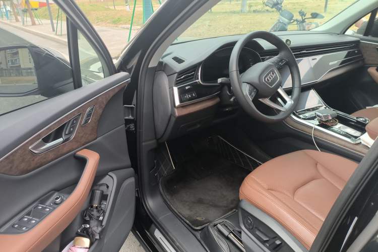 Used Audi Q7 2023 45 TFSI quattro S line Sport model