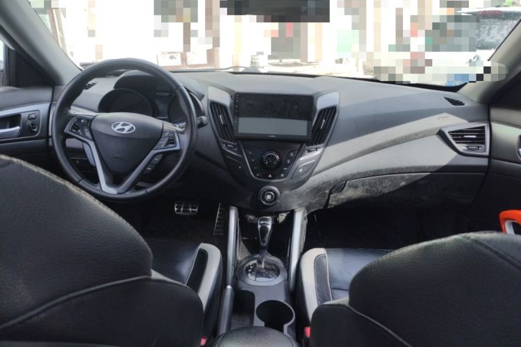 Used Hyundai Veloster 2012 1.6T Automatic Luxury Edition Center Console