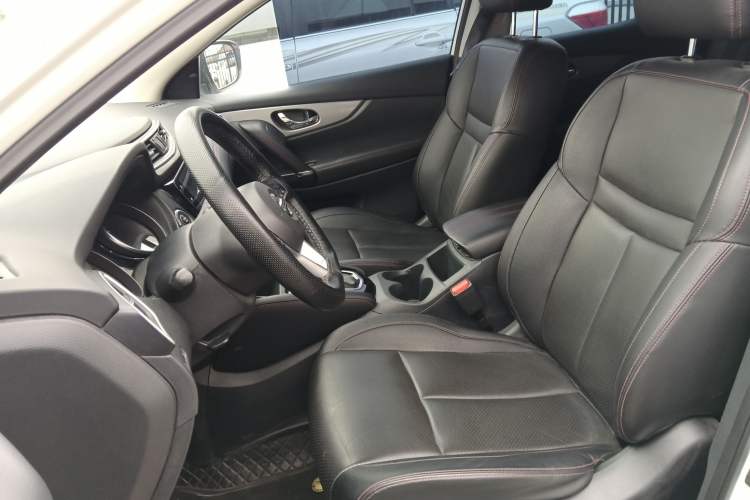 Used Nissan Qashqai 2022 2.0L CVT XV Premier Luxury Edition Left Front Seat