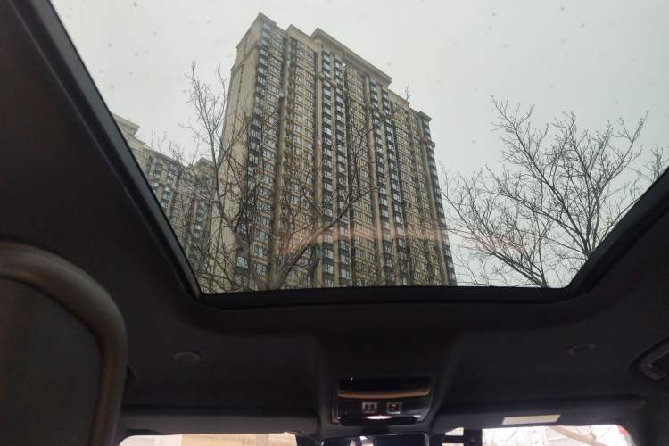 Used Land Rover Defender 2023 Facelift 110 3.0T P400 X-DYNAMIC HSE Headliner