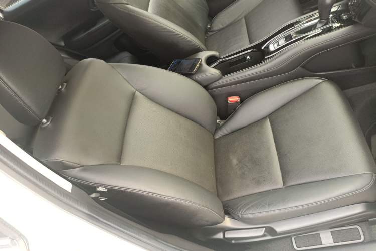 Used Honda Vezel 2016 1.8L CVT Front-Wheel Drive Pioneer Edition Right Front Seat