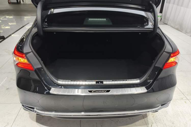 Used Toyota Camry 2023 2.0G Luxury Edition Trunk