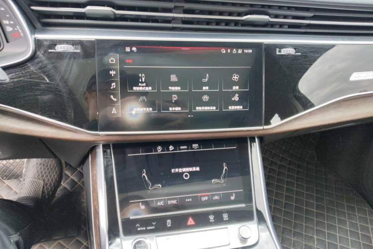 Used Audi Q7 2021 45 TFSI quattro S line Sport model Audio And AC Panel