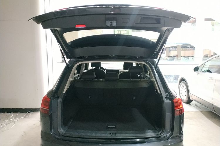 Used Volkswagen Tayron 2020 330TSI Two-Wheel Drive Luxury Smart Connectivity Version Trunk