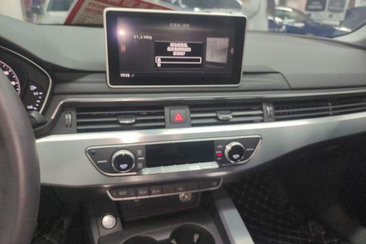 Used Audi A4L 2018 30th Anniversary Edition 40 TFSI Fashion Model