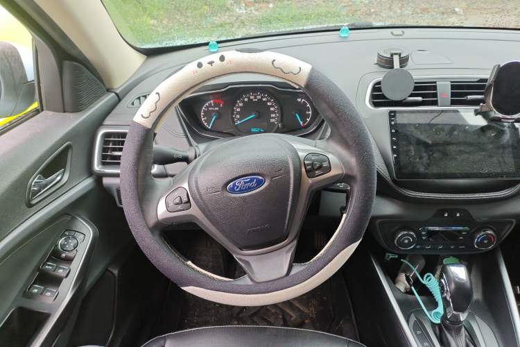 Used Ford Escort 2015 1.5L Automatic Fashion Model
