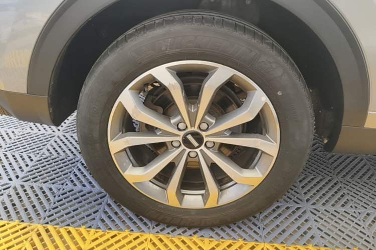Used Wey VV6 2020 2.0T Two-Wheel Drive Smart Enjoyment+
