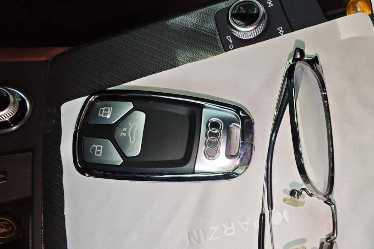 Used Audi Q5L 2025 quattro 45th Anniversary Edition 45 TFSI Luxury Dynamic Model Vehicle Key