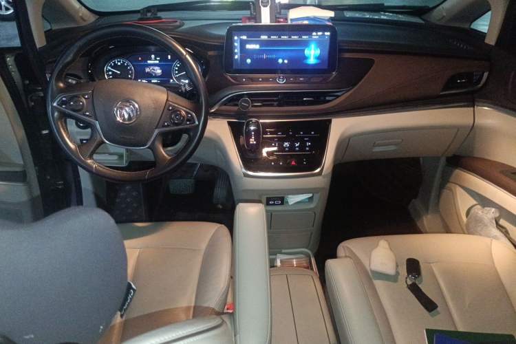 Used Buick GL8 2020 Land Business Class 652T Luxury Model
