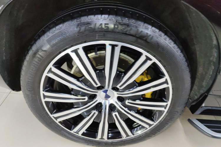 Used Denza N9 2025 Flagship Model Exterior 5