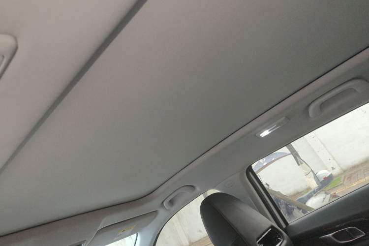 Used CHANGAN OSHAN Z6 2023 Blue Whale 1.5T DCT Smart Navigation Model Headliner