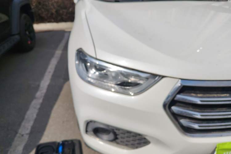 Used Haval H2 2018 Chuanxiang Edition Blue Badge 1.5T Dual-Clutch Two-Wheel Drive Fashionable Model
