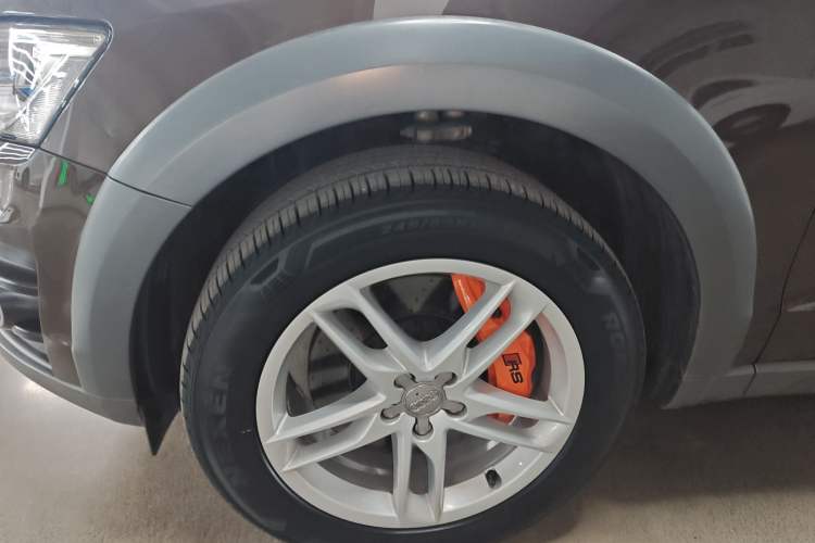 Used Audi Q5 2018 Collector's Edition 40 TFSI Technology Model