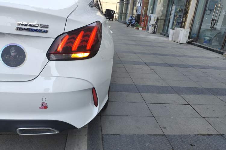 Used MG 5 2021 Revised Version 180 DVVT CVT Youth Luxury Edition
