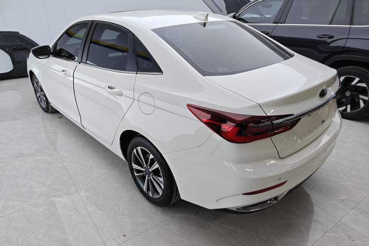 Used Ford Escort 2021 1.5L Automatic Diamond Edition
