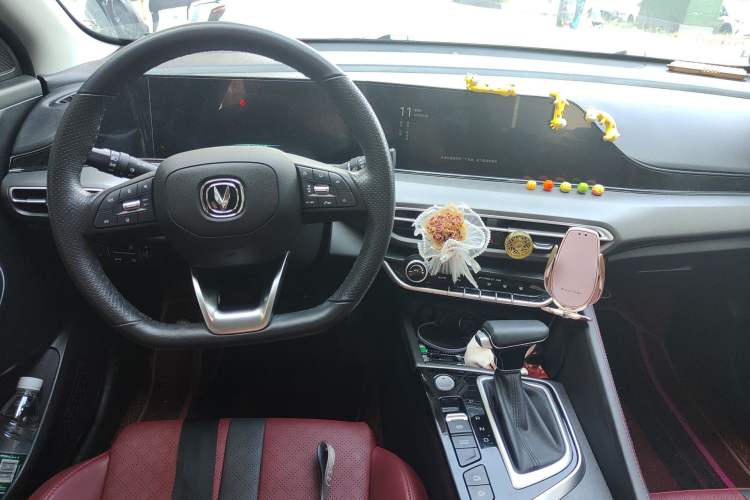 Used CHANGAN Eado 2021 PLUS Blue Whale NE 1.4T GDI DCT Flagship Model Center Console